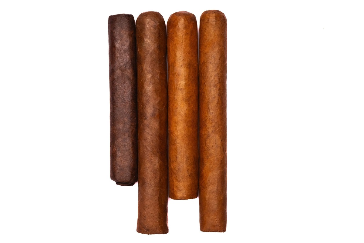 Farm Rolled Connecticut Robusto by Sinistro