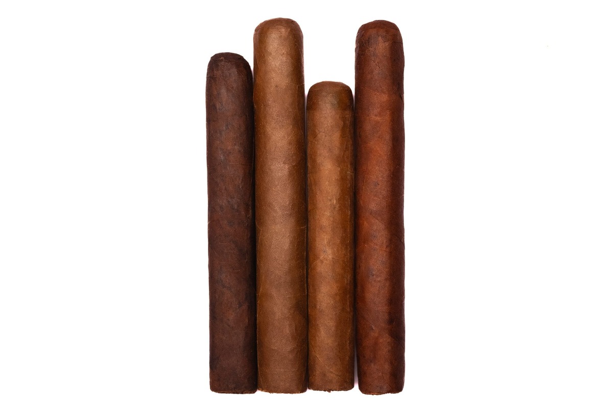 Farm Rolled Connecticut Robusto by Sinistro - Image 4